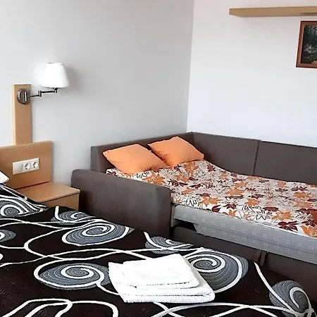 Szuperapartman 公寓 *